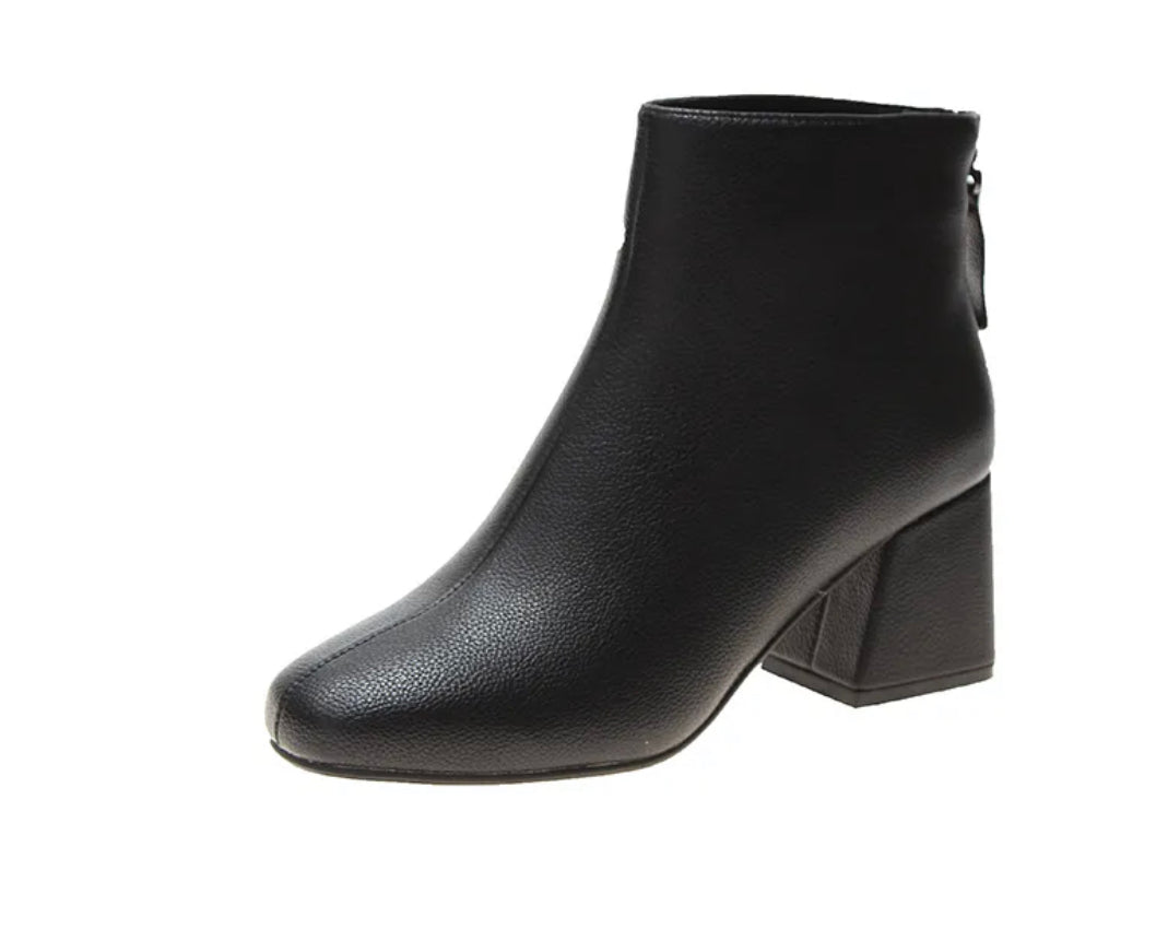 Capsule Boots (Color Options)