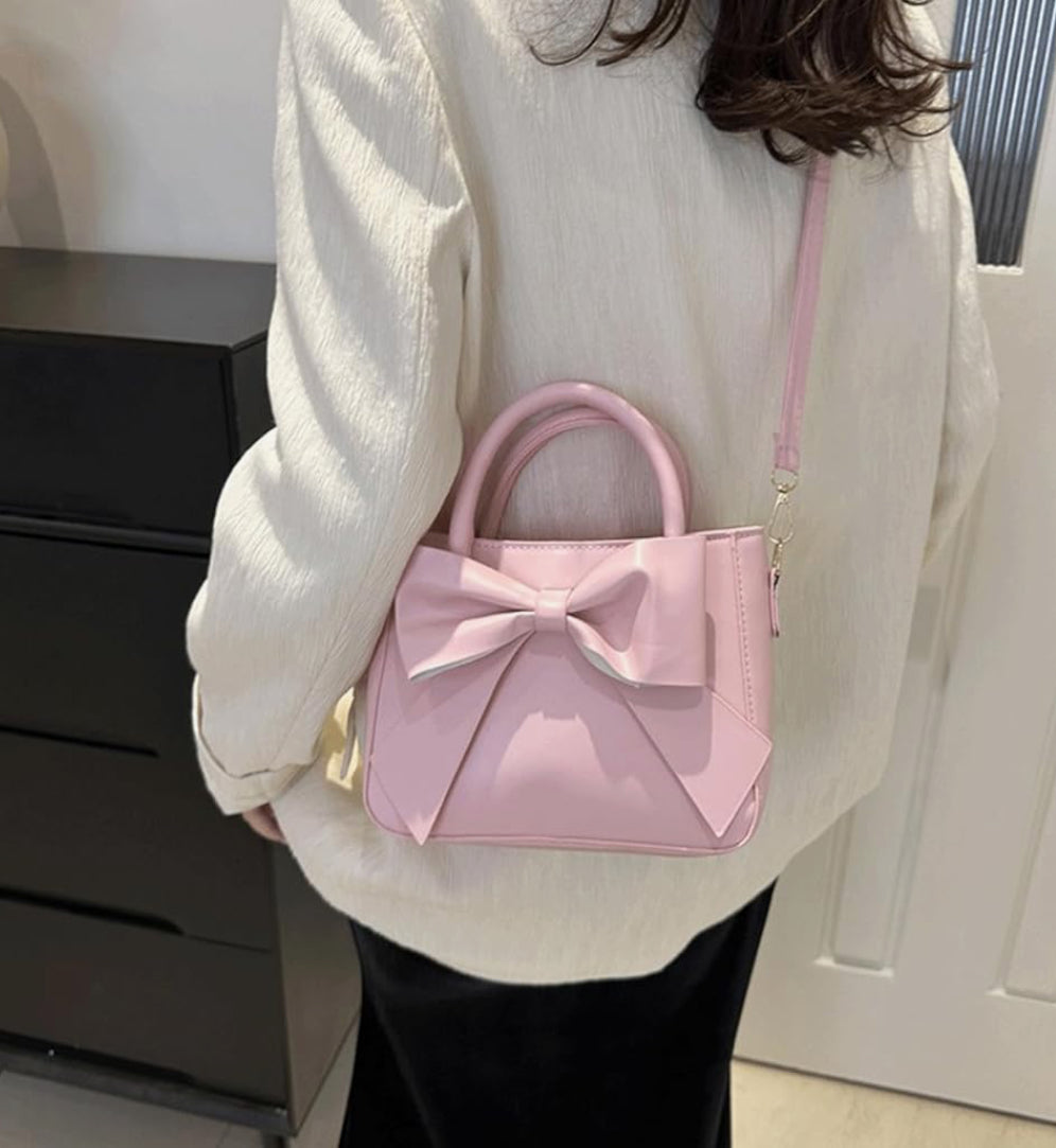 Cutesy Bow Purse