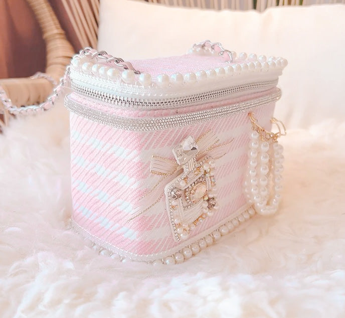 C'est Si Bon en Pearls Purse