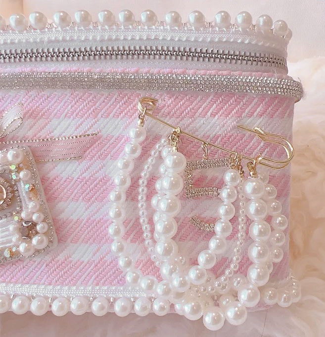 C'est Si Bon en Pearls Purse