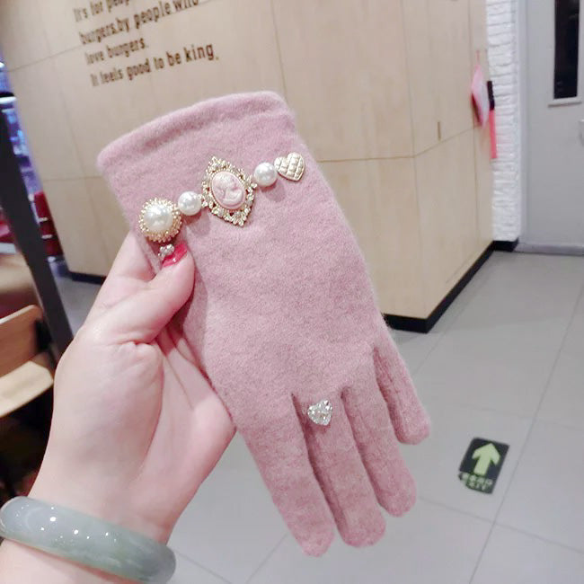 Pearled With Love Gloves